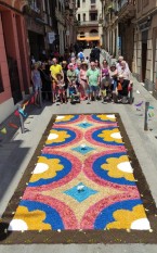 Catifa floral amb els Catifaires de L'Artesà 2025